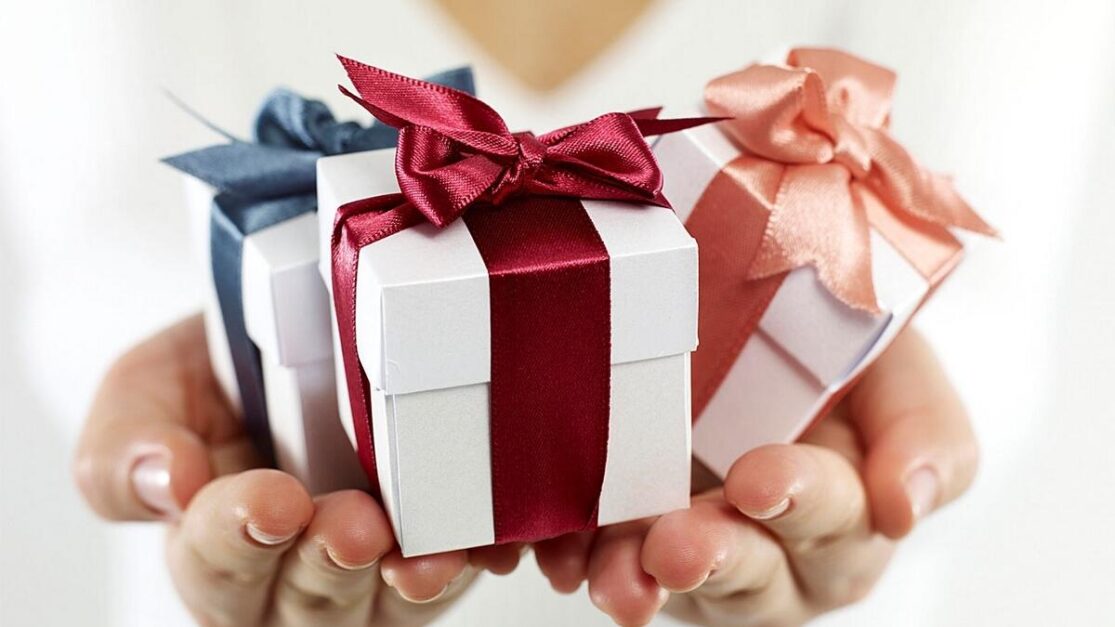 Small Gestures That Build a Loyal Hotel Team